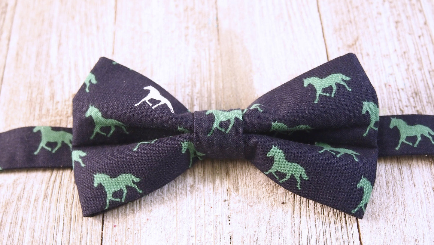 Derby Horses Bow Tie